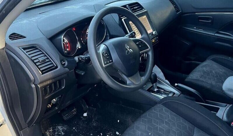 
								2021 Mitsubishi RVR ES full									