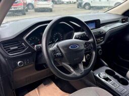 
										2020 Ford Escape S full									