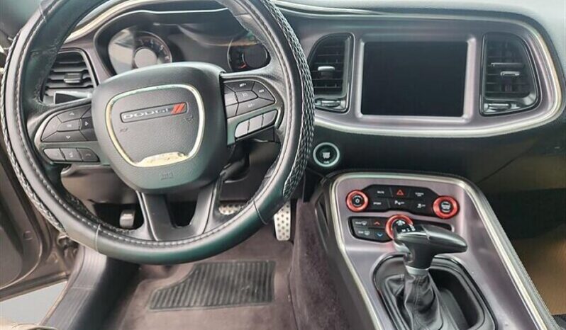 
								2018 Dodge Challenger SXT Plus full									