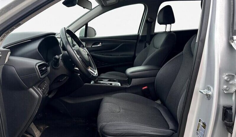 
								2019 Hyundai Santa Fe Essential 2.4L full									