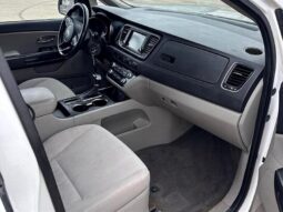 
										2020 Kia Sedona LX full									