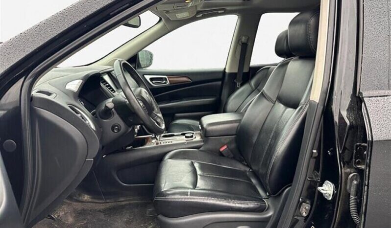 
								2017 Nissan Pathfinder Platinum full									
