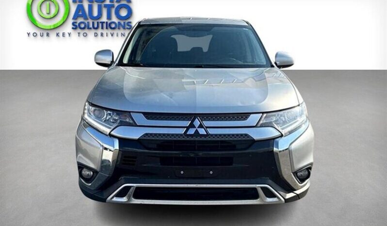 
								2020 Mitsubishi Outlander ES full									