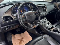 
										2016 Chrysler 200 C full									