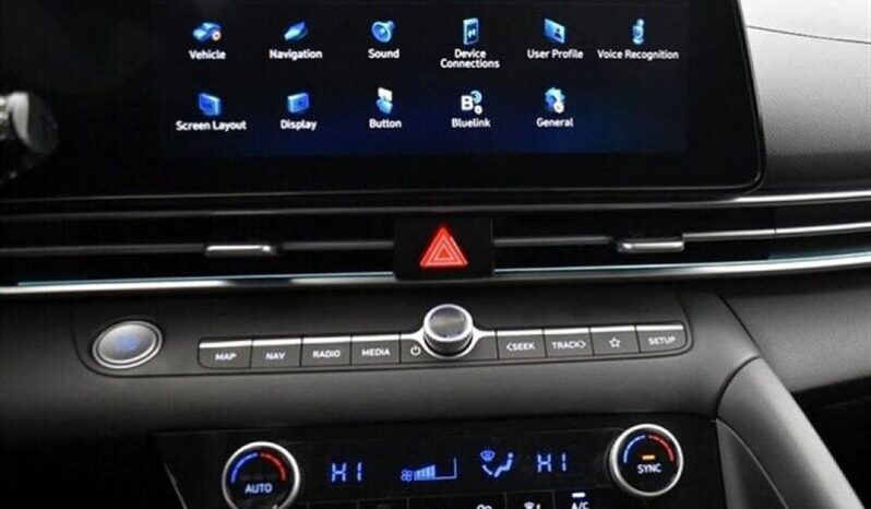 
								2024 Hyundai ELANTRA Preferred Tech full									