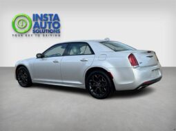 
										2022 Chrysler 300 Series Touring L full									