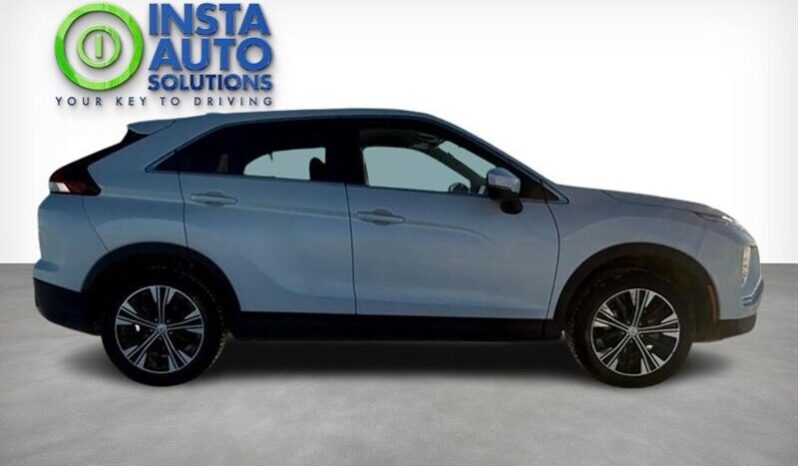 
								2022 Mitsubishi Eclipse Cross ES full									