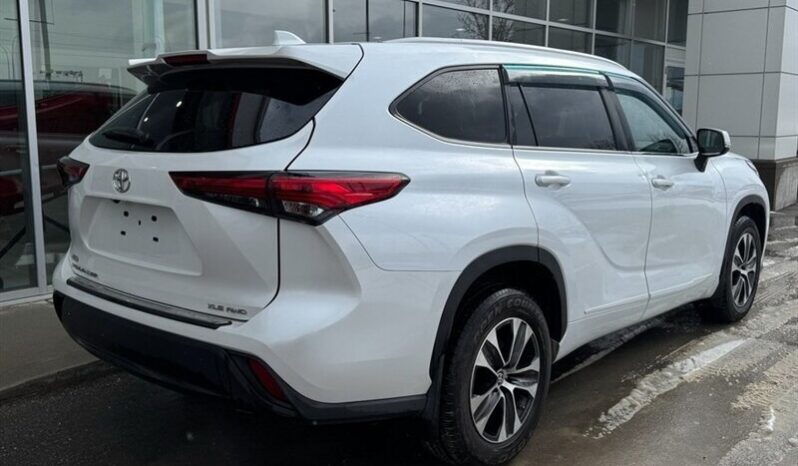 
								2023 Toyota Highlander XLE full									