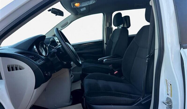 
								2017 Dodge Grand Caravan SE full									