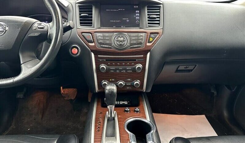 
								2017 Nissan Pathfinder Platinum full									