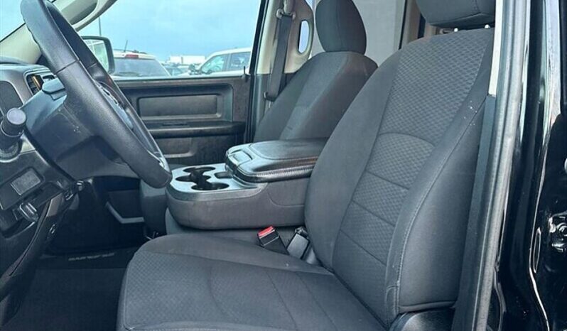
								2019 RAM 1500 Express full									