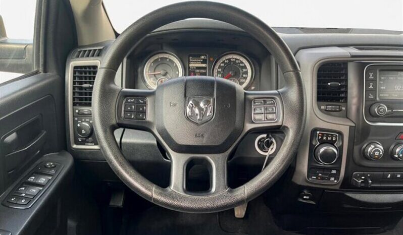 
								2016 RAM 1500 Express full									