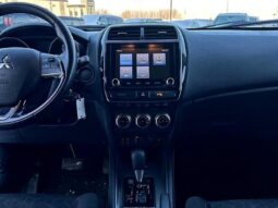 
										2022 Mitsubishi RVR SE full									