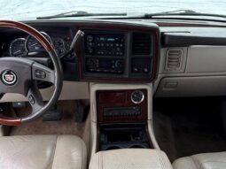 
										2005 Cadillac Escalade AWD full									