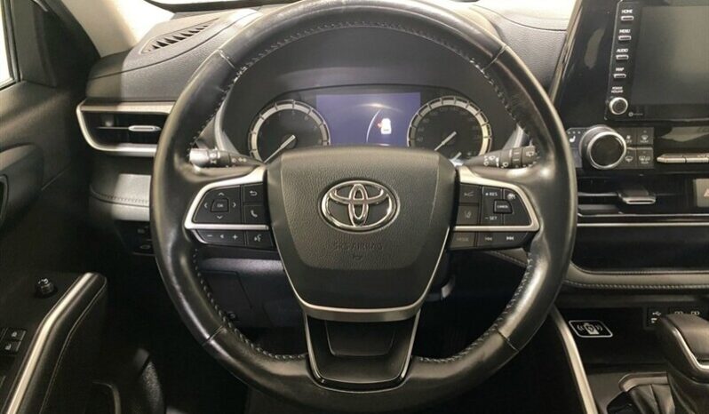 
								2023 Toyota Highlander XLE full									