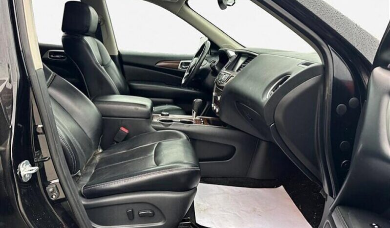 
								2017 Nissan Pathfinder Platinum full									