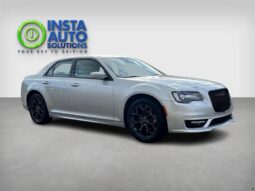 
										2022 Chrysler 300 Series Touring L full									