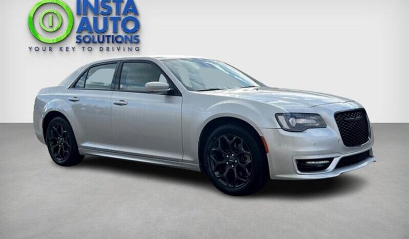 
								2022 Chrysler 300 Series Touring L full									