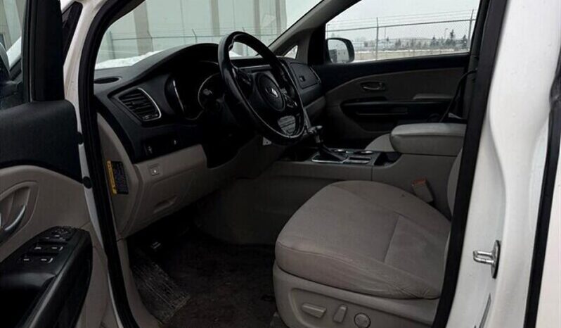 
								2020 Kia Sedona LX full									