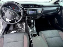 
										2019 Toyota Corolla L full									