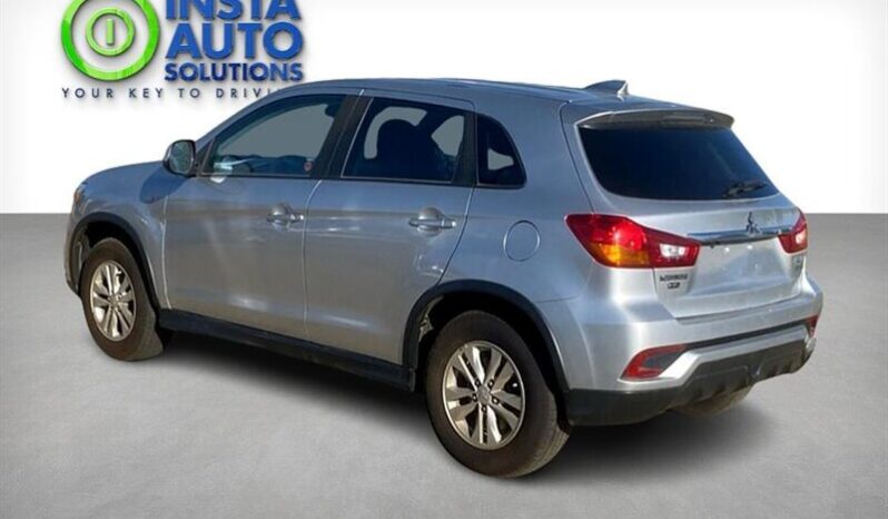 
								2019 Mitsubishi RVR SE full									