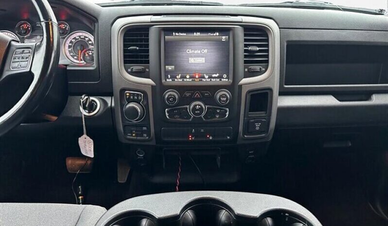 
								2021 RAM 1500 Classic Express full									