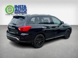 
										2018 Nissan Pathfinder SL full									