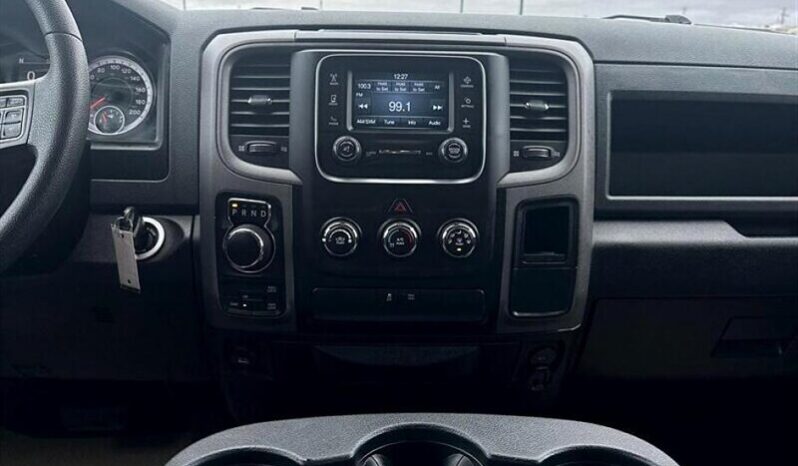 
								2019 RAM 1500 Classic SXT full									
