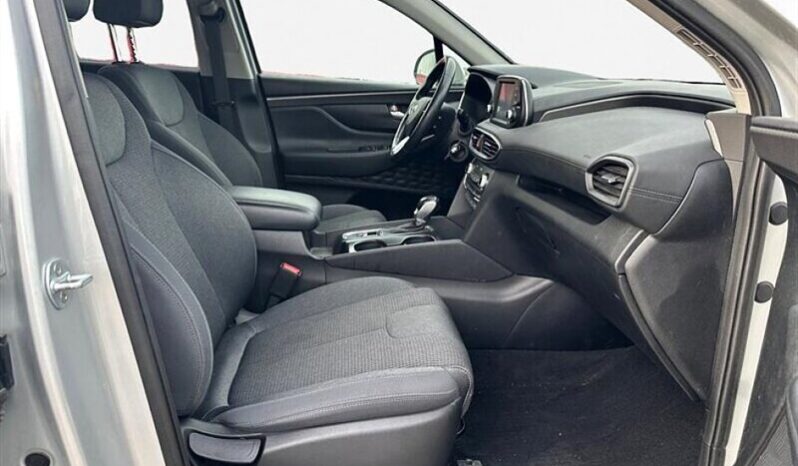 
								2019 Hyundai Santa Fe Essential 2.4L full									