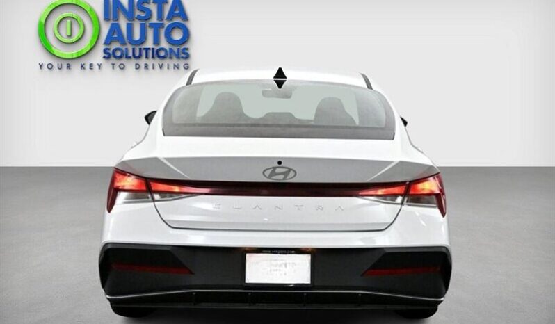 
								2024 Hyundai ELANTRA Preferred Tech full									