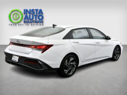 
										2024 Hyundai ELANTRA Preferred Tech full									