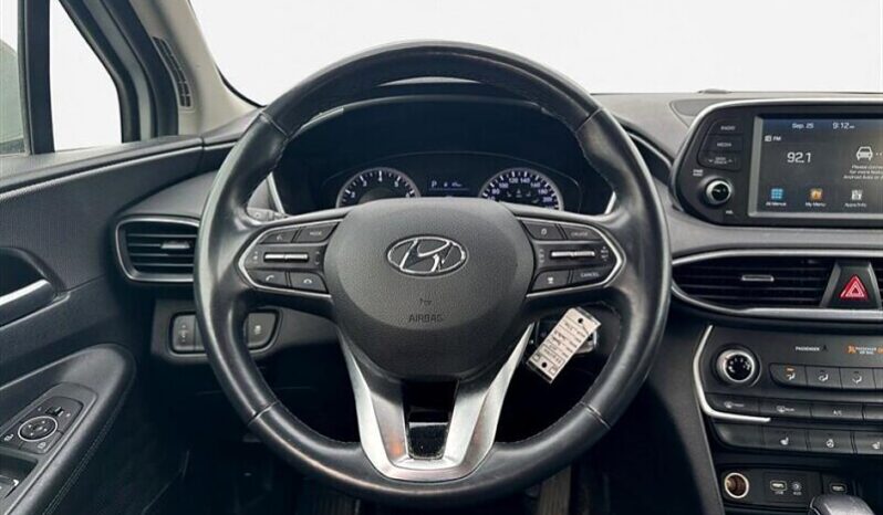 
								2019 Hyundai Santa Fe Essential 2.4L full									