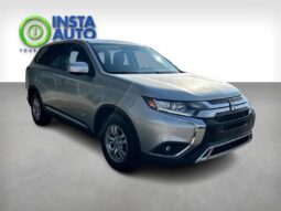 
										2020 Mitsubishi Outlander ES full									