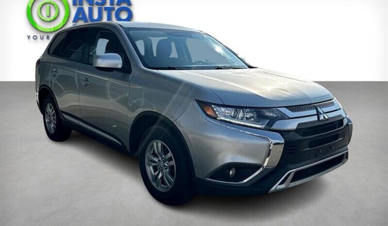 
								2020 Mitsubishi Outlander ES full									