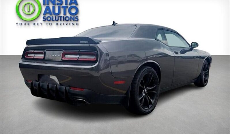 
								2018 Dodge Challenger SXT Plus full									