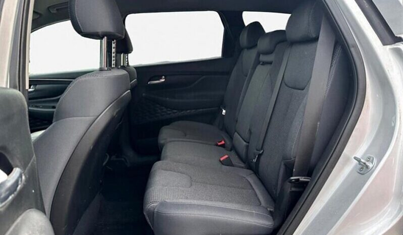 
								2019 Hyundai Santa Fe Essential 2.4L full									