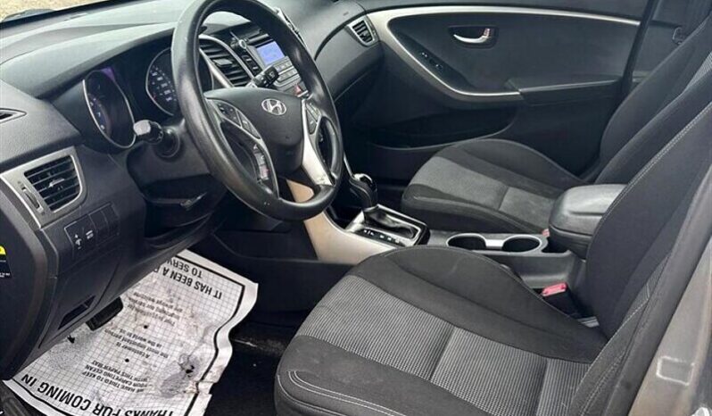 
								2016 Hyundai ELANTRA GT GL full									