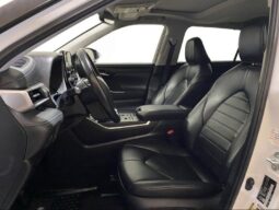 
										2023 Toyota Highlander XLE full									