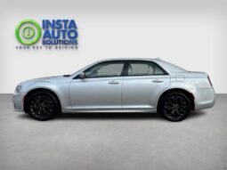 
										2022 Chrysler 300 Series Touring L full									