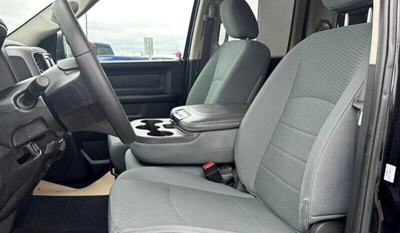 
								2019 RAM 1500 Classic SXT full									