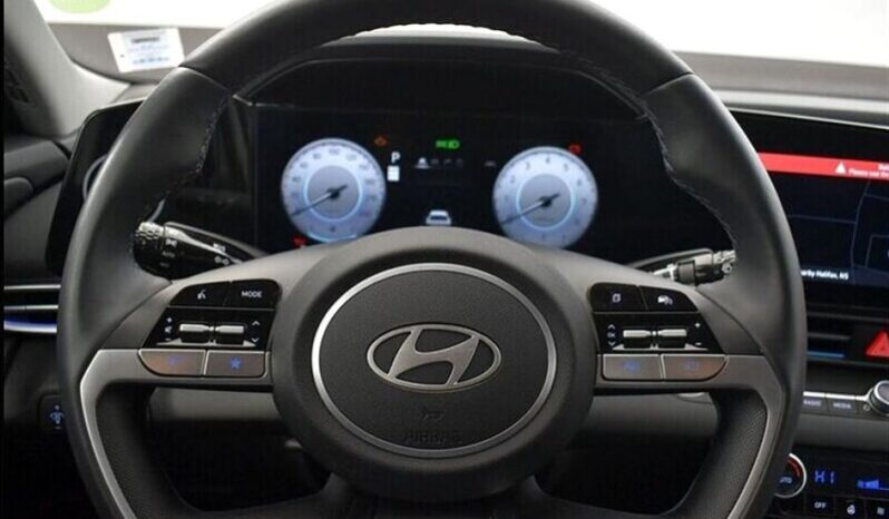 
								2024 Hyundai ELANTRA Preferred Tech full									