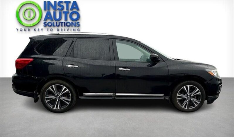 
								2017 Nissan Pathfinder Platinum full									