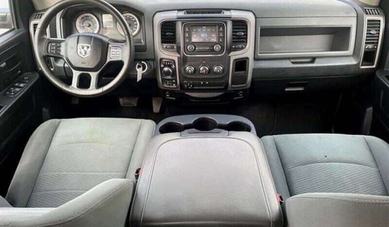 
								2016 RAM 1500 Express full									