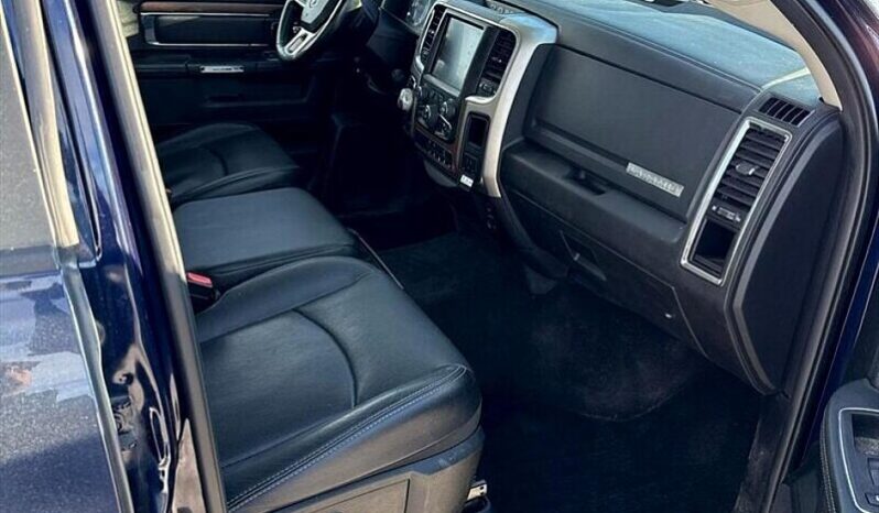 
								2017 RAM 1500 Laramie full									