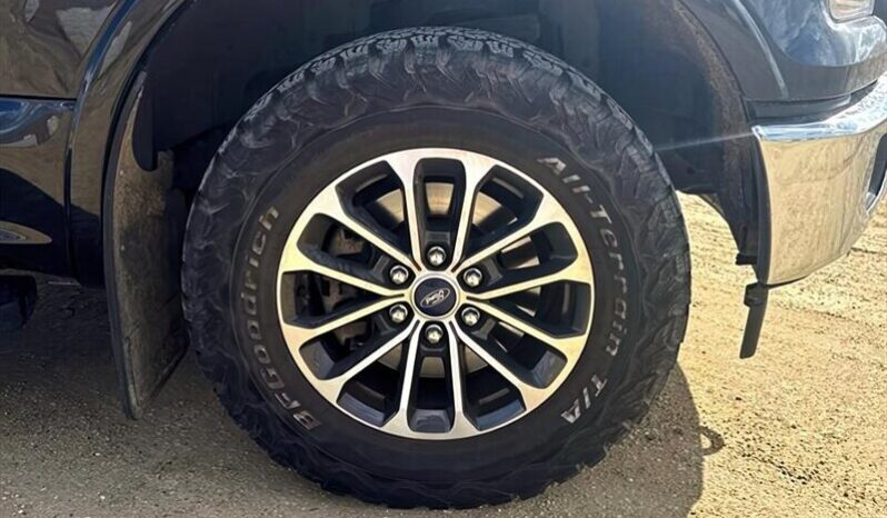 
								2017 Ford F-150 Lariat full									