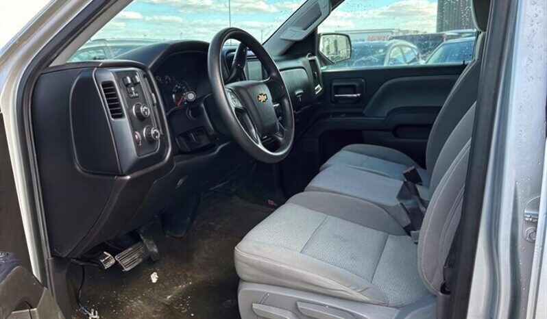 
								2018 Chevrolet Silverado 1500 Custom full									