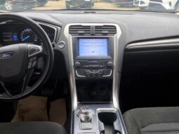 
										2019 Ford Fusion SE full									