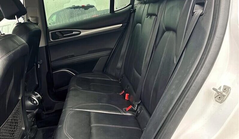 
								2018 Alfa Romeo Stelvio Sport full									