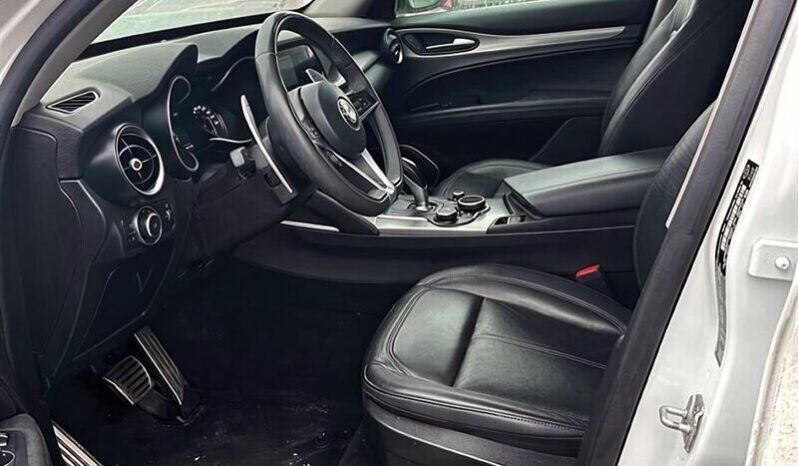 
								2018 Alfa Romeo Stelvio Sport full									