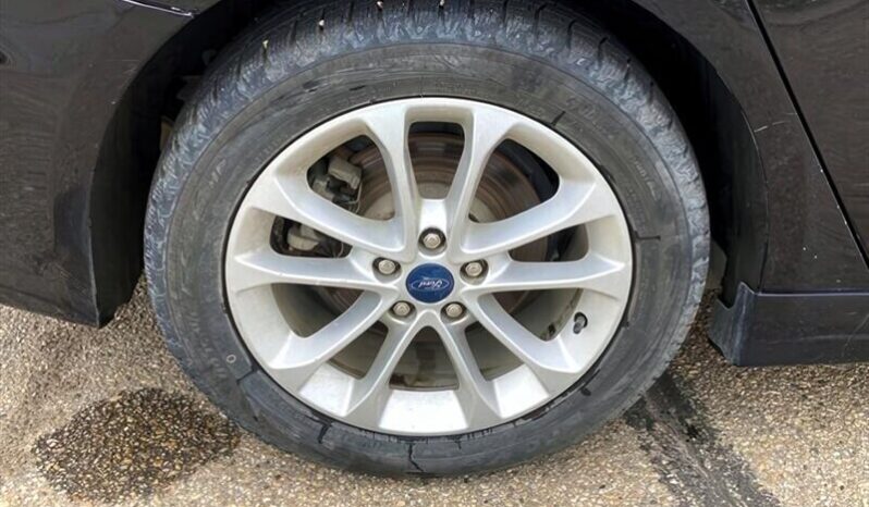 
								2019 Ford Fusion SE full									